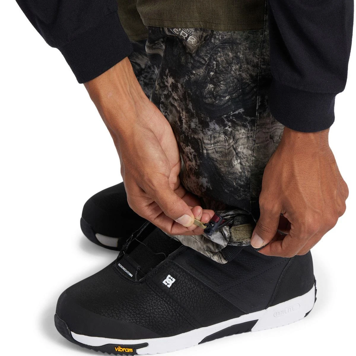 DC SHOES Men's Shadow Bib Shell 4 DC SHOES Men's Shadow Bib Shell - Image 4