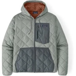 Patagonia Men's Diamond Quilted Bomber Hoody 12 Patagonia Men's Diamond Quilted Bomber Hoody -Patagonia Store fw2324 patagonia mensdiamondquiltedbomberhoody sleetgreen