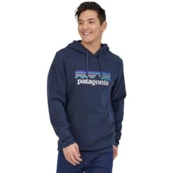 Patagonia P-6 Logo Uprisal Hoody 8 Patagonia P-6 Logo Uprisal Hoody -Patagonia Store fw2324 patagonia mensp6logouprisalhoody newnavy 1